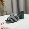 Yeni tasarımcı sandalet yüksek topuklu opyum kadın açık ayak parmağı 6.5 cm topuk klasik metal harfler sandal moda stilist ayakkabıları kutu 35-44 ile