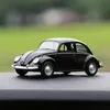 Bilprydnad Vintage Alloy Car Model Decoration Dolls Automotive Beetle Cute Retro Auto Interior Dashboard Toys Accessories Gift T200117