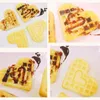 Stampi da forno Stampo per waffle in silicone a forma di cuore a 4 slot Stampo per muffin antiaderente Vassoio PanBaking
