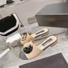 2022 Women Sandals 슬리퍼 베이지 색 동백 꽃 고무 인과 인과 슬리퍼 탑 디자이너 고급 패션 여름 수영장 해변 1194049