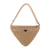 محافظ Outlet Style Style Personalized Livided Bag Ender 2022 New Full Diamond Triangle Sling One Counter Messenger Bage