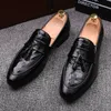 Hommes mode mariage robe de bal en cuir souple glands chaussures sans lacet paresseux chaussure noir rouge respirant mocassins gentleman chaussures homme