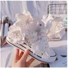 Original Butterfly Flower Hightop Canvas Shoes Sweet Laceup Womens Shoes White Inner höjd Ökande vulkaniserade skor 220812