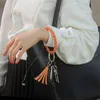 Luxury Armband Keychain För Kvinnor Ladies Bohemia Trendig Tassel Soft Silicone Wristlet Strap Bag Plånbok Bil Nyring Tillbehör