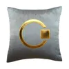 Oreiller brodé de velours simple moderne couvre les coussins de cercle en cuir d'argent d'or couvre les taies d'oreiller de décoration de chambre modèle d'hôtel