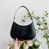 2022 الصيف الجديد Urban Simple Fashion Cleo Armpit Bag Casual Propatoles One Counter Portable Women Bag