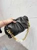 Evening Bag Cloud Women Famous Designer Brand Soft äkta läder Lamer Pouch Big Metal Chain Messenger Hand Luxury Tote 220610