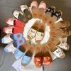 Fahsion Vrouwen Sandalen Dames Slippers Loafers Zwart Wit Rood Blauw Roze Bruin Groen Slides Schoenen 20 kleur Slippers