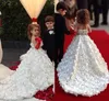 2122 милые 3D платья для девочек-цветочниц на свадьбу, кружевные спагетти с цветочной аппликацией, многоярусные юбки, пышное платье для девочек, детское платье на день рождения329o