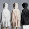 Women Trench Coats Projektantka marka Ochrony przeciwsłoneczne Ubrania haftowane opaski na ramię