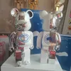 جديد بقعة Bearbrick 400٪ اللبنات الدب العنيفة المفاصل انقر الدب القطبي الأزياء الحلي دمية الهدايا المصنوعة يدويا 28 سنتيمتر