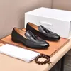 Lyxiga varumärken Gentleman's Men Shoes Tassel Loafers Luxury Oxford Buckles äkta Leather Sole Party Wedding Dress Walking