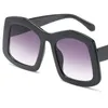 Mode Solglasögon Candy Color Solglasögon Unisex-glasögon Anti-UV-glasögon Oregelbundna glasögon Oversize-båge Prydnads A++