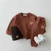 Fashion Toddler Baby Boys Girl Fall Kläder Satser Kläder Ställ Barn Sport Bear Sweatshirt Byxor 2st Passar Outfits 220326