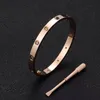 2023 Mode Nieuwe Bangle Gekleurde kristal 10 Boor Schroevendraaier Armband Klassieke Merk Designer 316L Rvs Paar Armband Voor Vrouwen mannen