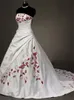 Burgunderrote und weiße Gothic-Hochzeitskleider 2022, Perlenstickerei, Schnürkorsett, Country Stain, Outdoor-Brautkleid in Übergröße