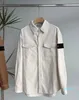 2022 Camicie casual da uomo camicia di velluto a coste ispessita camicetta camicie a righe manica lunga per uomo Decorazione distintivo con bottoni taglie forti Fashi328A