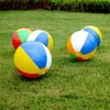 Watertafels Nieuwe opblaasbare 6 kleuren gestreepte regenboog strandbal buitenwater sportballon voor kinderen 23 cm 2023