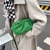 Winter Clutch Purses Luxury Designer Shoulder Bag för Kvinnor Handväska Högkvalitativ Clip Clip Crossbody Bag Kvinna Travel Totes G220422