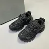 Yeni Moda Sıradan Erkek Ayakkabı Track1 Birleştirilmiş Örgü Spor Ayakkabıları Üçlü Sporlar Kerek En İyi Kaliteli Eğitim Baba Ayakkabıları MKJK8595