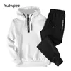 Patchwork Men's Sportswear Set Autumn Winter Hooded Thick Male Casual Tracksuit Men 2 Piece Sweatshirt Sweatpants Set 201128