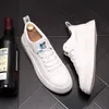 Abito di moda stile di nozze Scarpe da festa coreana senza slittamento traspirato non slip up uomini piattaforma casual sneaker rotonde di punta vulcan