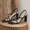 Topselling 2022 Sandálias novas Sumals Summer Square Head Sapatos romanos de saltos altos de salto alto Sandálias de festa casual de luxo