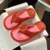 Sandálias de designer de luxo mulheres chinelos de mel grossa de dedão de pé quadrado de dedo do pé