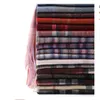 Bufandas clásicas Bufanda de cachemira de invierno Hombres Mujeres suave y gruesa diseñador de moda Pashmina Bufandas4101707