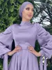 Ethnische Kleidung Ramadan Eid Djellaba Muslim Kleid Dubai Glänzende weiche Grosgrain Seide Abaya Türkei Islam Robe mit Gürtel WY715