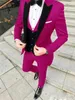 Özelleştirmek Smokin Bir Düğme Yakışıklı Tepe Yaka Damat Smokin Erkekler Takım Elbise Düğün / Balo / Yemeği Adam Blazer (Ceket + Pantolon + Kravat + Yelek) W1030