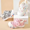 Sandalias para bebés Zapatos para caminar para hombres de verano 0-1-2 años Non Slip Slip Soft Sole Baby Mesh Zapatos para mujeres Zapatos