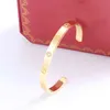 2022 Braccialetti classici Bracciale per unghie in argento dorato Bracciale in acciaio al titanio con braccialetti con diamanti Braccialetti con diamanti da donna Regalo per gioielli da uomo C80009 Con