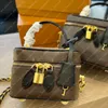 2022 مكياج الحالات أكياس الكتف نساء خلع الملابس علبة الغرور PM PM Handbag Scott Womens Luxurys Designers Bag Cosmetic Bases Presher