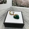 Broche de designer com pingente de morango moda broches femininos gravação jóias de luxo alfinetes de festa social alta qualidade 118