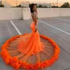 Orange Meerjungfrau Ballkleider Spitze Perlen Kristall Feder Formales Abendkleid Illusion Langarm 2022 Sheer Neck Afrikanische Roben De Soir￩e