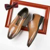 Chaussures habillées 2022 Nouveau cuir à lacets pointus chaussures d'affaires robe formelle pour hommes jeunes messieurs 220802