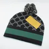 Designers de luxo de moda Feizes de inverno Canadá gorda gentil feminina gorjeta feminina malha casual bee hip hop gorros pom pom poms skull taps bola de cabelo