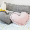 Nordic Nursery Decor Pink Cushion Pillow Baby Girl Boy Room Decoration Velvet Covered Ruffle Pillow Grå Hjärtformad Kudde 220402