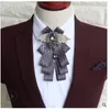 男性の蝶ネクタイの結婚式のビジネスブルーイギリスの手作りの格子縞の新郎のハイエンドのユニフォームSメンズファッションアクセサリーW220323