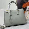 Neue Galleria Safiano Lederbeutel Doppelte Top Griff Tasche Luxus Metalldreieck Logo Frauen mittlere Handtasche kleine Umhängetasche Mini -Kristalle Geldbeutel