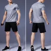Gymkläder man 1 set enkel besättning hals fuktighet wicking topp shorts sommar två stycken o-hals för daglig bärgyl