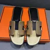 Top Quality Chinelo Sandálias Praia Slides Mulheres Chinelos Senhoras Flip Flops Mulas Sliders Escritório Casamento Vestido Sapato Couro Elegante Cor Sólida 35-43 Tamanho com Caixa