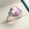 Bagues de cluster Style unique Femme Grand Rose Zircon Pierre Bague De Luxe 925 Argent Couleur Fiançailles Mignon Doigt De Mariage Pour Les FemmesCluster Rita22