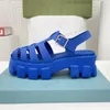 Sandali con plateau casual estivi romani per le donne Sandali sportivi da spiaggia alla moda con ritaglio delle dita dei piedi Pantofole con cinturino incrociato Donna Colore caramello Scarpe morbide da donna a punta aperta