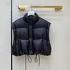 Luxuriöse Outdoor-Daunenjacke, Designer-Damenmode, Winter-Kurzmanteljacke mit wendbaren Ärmeln, abnehmbare Don-Spike-Mantelweste