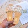 Сандалии девочек с твердым цветом Slippers 2021 Летние новые детские тапочки повседневные бренд -пляжные пляжные ботинки с высоким качеством ноги G220523