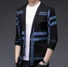 2021 İlkbahar ve Sonbahar Yeni Erkekler hırka Koreli Çizgili Kazak Takım Genç ve orta yaşlı gündelik moda kazak ceketi