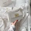 Torby na ramię Biała kobieta 2022 Trenda moda All-torebka Prosta tekstura na jednym ramięcie torbę komunikatorów