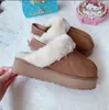 Le donne ispessiscono la suola Pantofole Scarpe Scarpe in cotone per bambini da donna di nuovo design